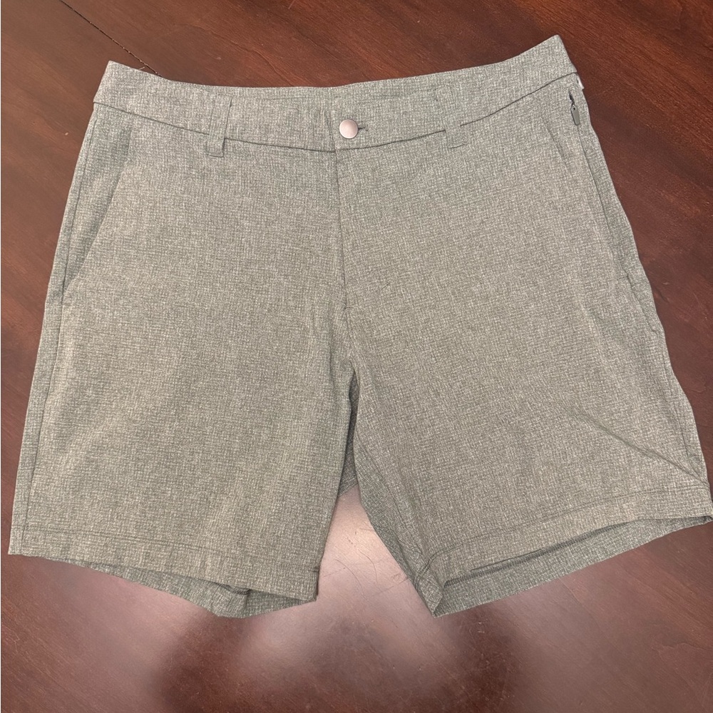 lululemon athletica Men's Gray Flat Front Shorts